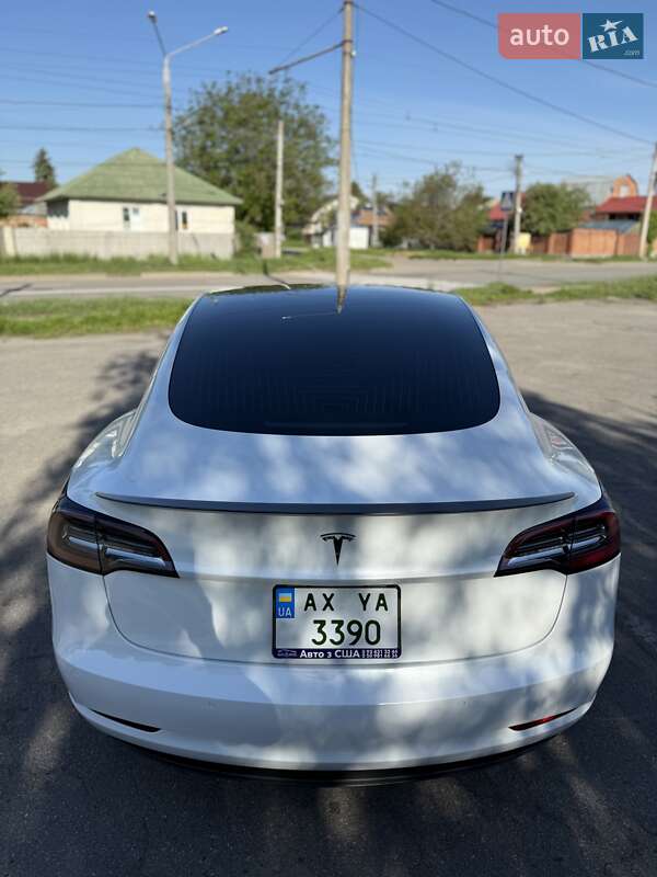 Седан Tesla Model 3 2019 в Києві