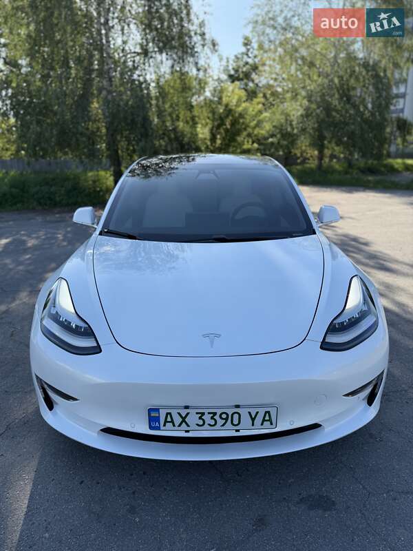 Седан Tesla Model 3 2019 в Києві