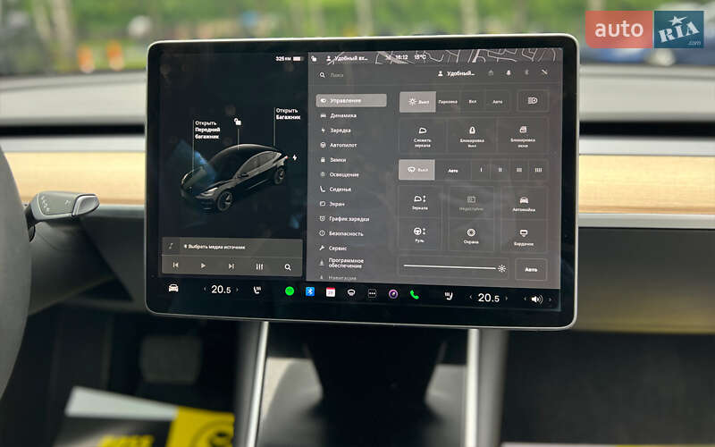 Седан Tesla Model 3 2020 в Львове
