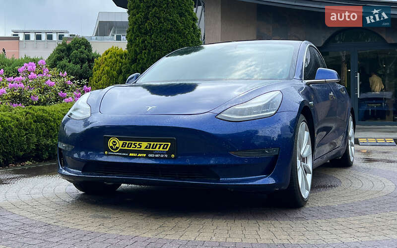 Седан Tesla Model 3 2019 в Львові