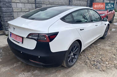 Седан Tesla Model 3 2021 в 