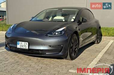 Седан Tesla Model 3 2022 в Чернівцях