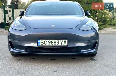 Седан Tesla Model 3 2021 в Киеве