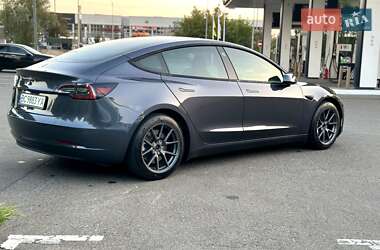 Седан Tesla Model 3 2021 в Киеве