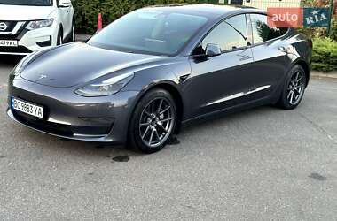 Седан Tesla Model 3 2021 в Киеве