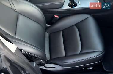 Седан Tesla Model 3 2021 в Киеве