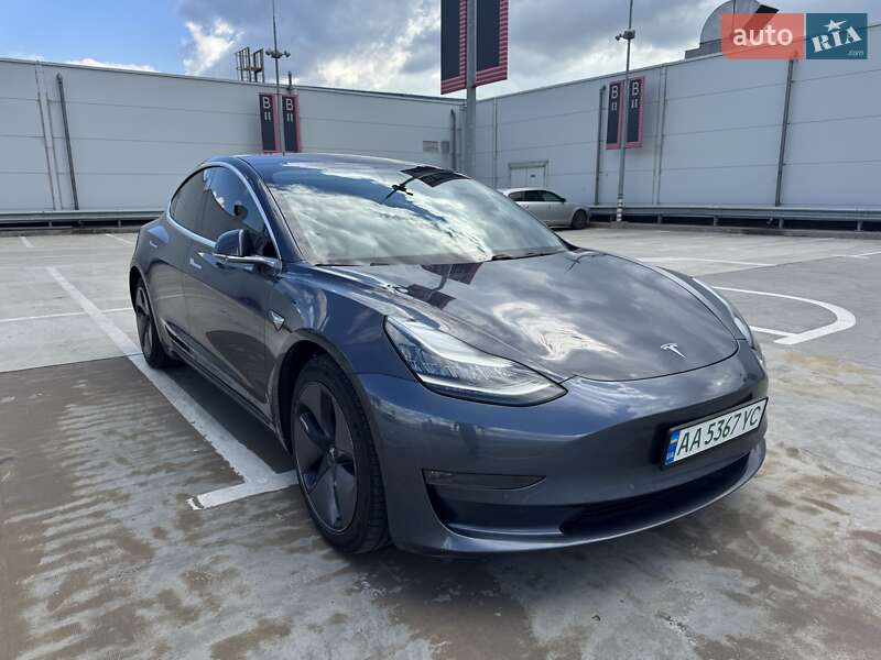Седан Tesla Model 3 2019 в 