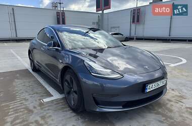 Седан Tesla Model 3 2019 в 