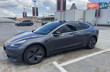 Седан Tesla Model 3 2019 в 