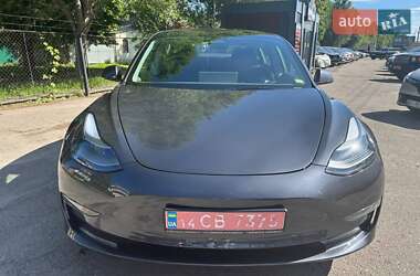 Седан Tesla Model 3 2023 в 