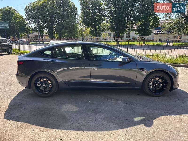 Седан Tesla Model 3 2023 в Полтаві