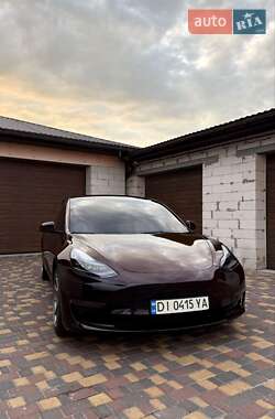 Седан Tesla Model 3 2022 в 