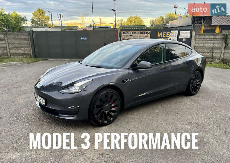 Седан Tesla Model 3 2023 в 