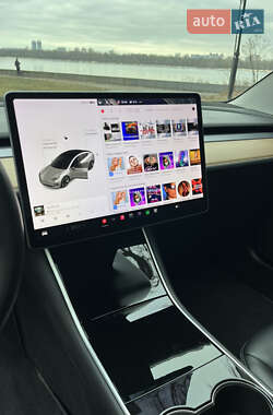 Седан Tesla Model 3 2018 в 