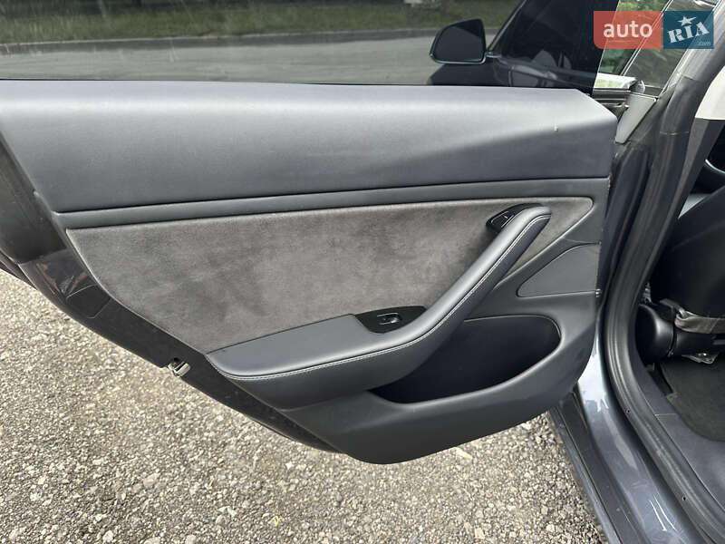 Седан Tesla Model 3 2018 в Запорожье