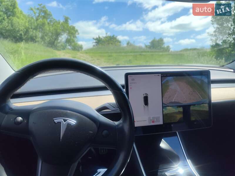 Седан Tesla Model 3 2018 в Івано-Франківську
