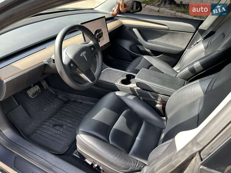 Седан Tesla Model 3 2022 в Сумах