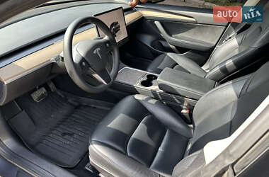 Седан Tesla Model 3 2022 в 
