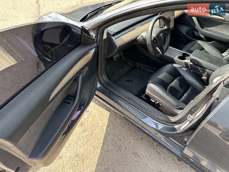 Седан Tesla Model 3 2022 в Сумах
