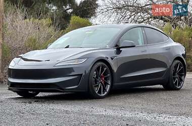 Tesla Model 3 2024