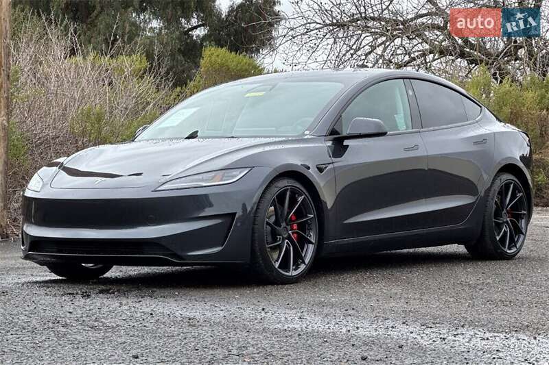 Седан Tesla Model 3 2024 в 