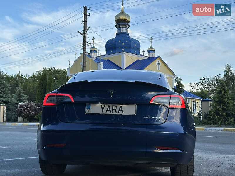 Седан Tesla Model 3 2021 в Києві