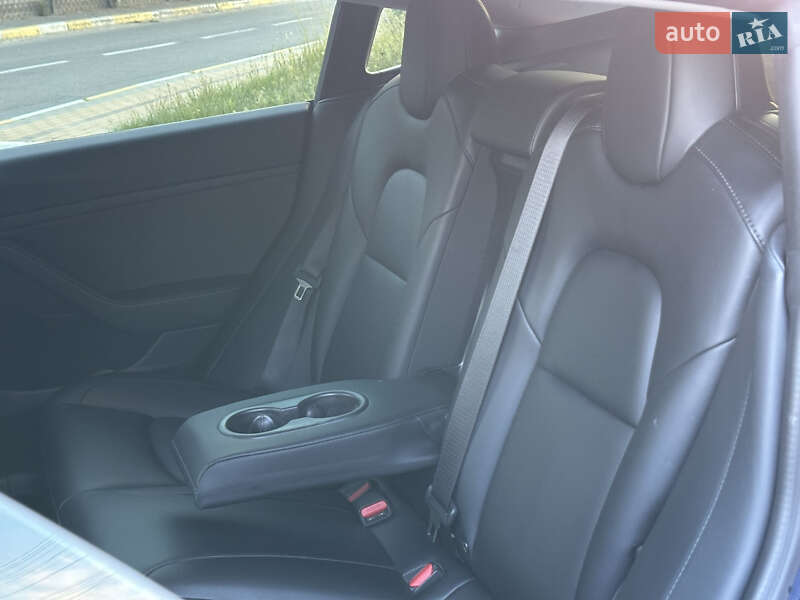 Седан Tesla Model 3 2021 в Києві