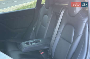 Седан Tesla Model 3 2021 в 