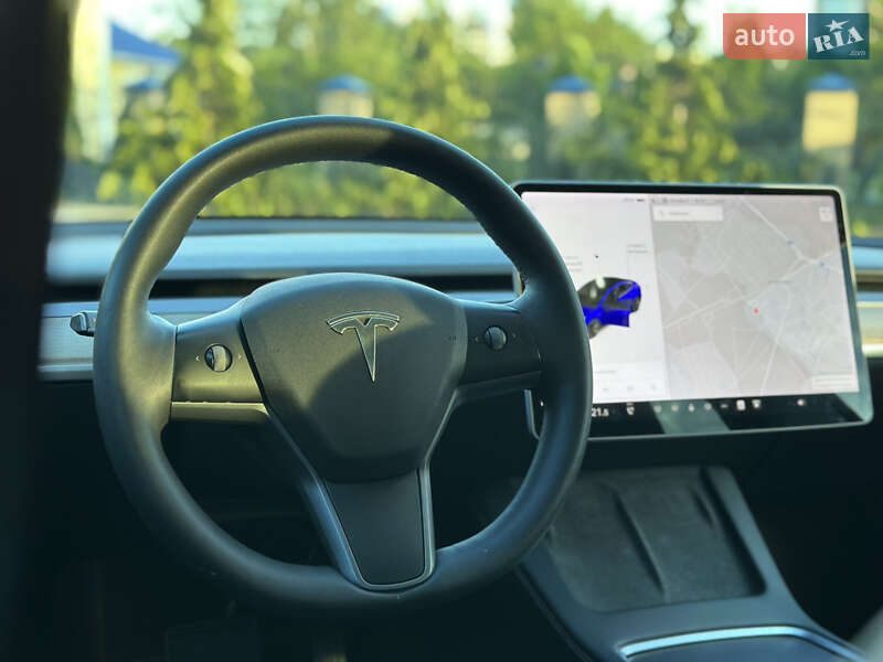 Седан Tesla Model 3 2021 в Києві