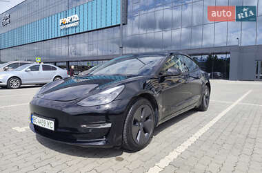 Седан Tesla Model 3 2023 в 
