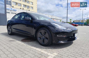 Седан Tesla Model 3 2023 в 