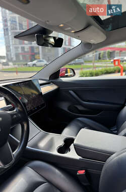 Седан Tesla Model 3 2018 в 
