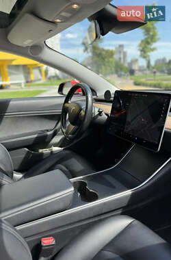 Седан Tesla Model 3 2018 в 