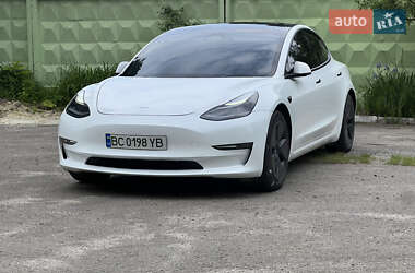 Седан Tesla Model 3 2021 в 