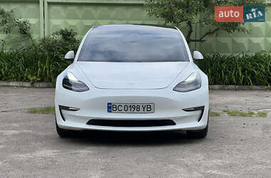 Седан Tesla Model 3 2021 в 