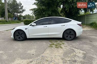 Седан Tesla Model 3 2021 в 