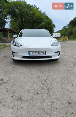 Седан Tesla Model 3 2021 в Бережанах