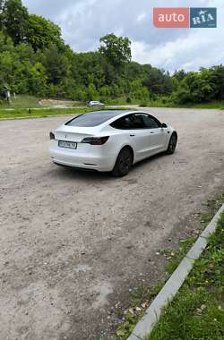 Седан Tesla Model 3 2021 в 