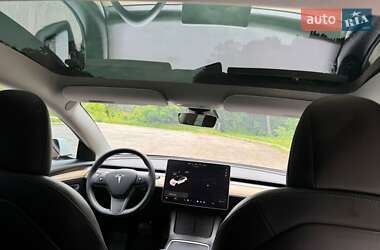 Седан Tesla Model 3 2021 в 