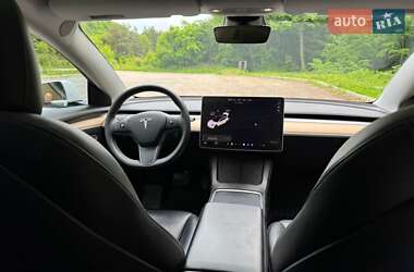 Седан Tesla Model 3 2021 в 