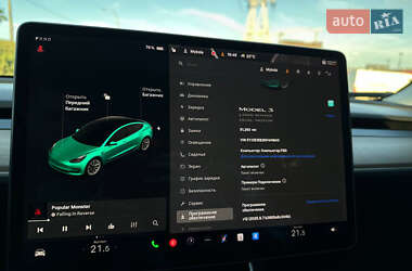 Седан Tesla Model 3 2019 в 
