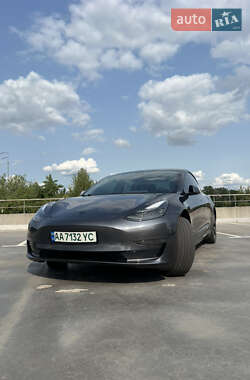 Седан Tesla Model 3 2022 в 