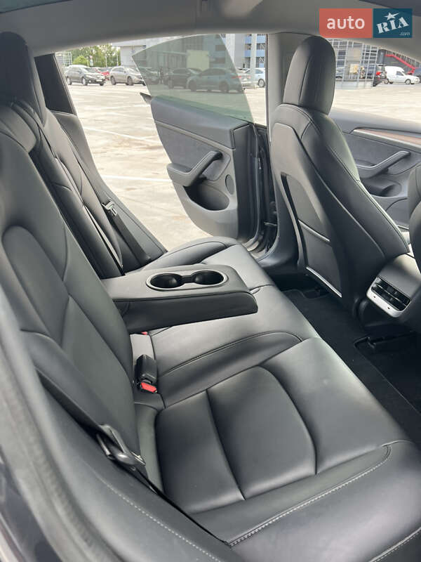 Седан Tesla Model 3 2022 в Києві