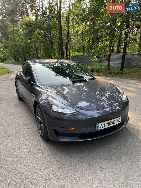 Седан Tesla Model 3 2023 в Киеве