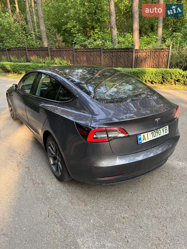 Седан Tesla Model 3 2023 в Киеве