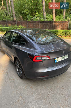 Седан Tesla Model 3 2023 в 