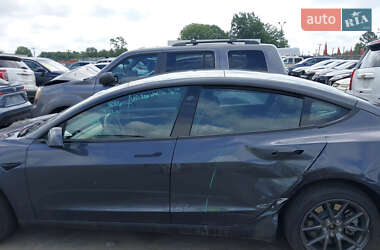 Седан Tesla Model 3 2023 в 