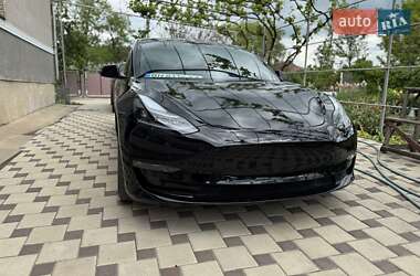 Седан Tesla Model 3 2022 в 