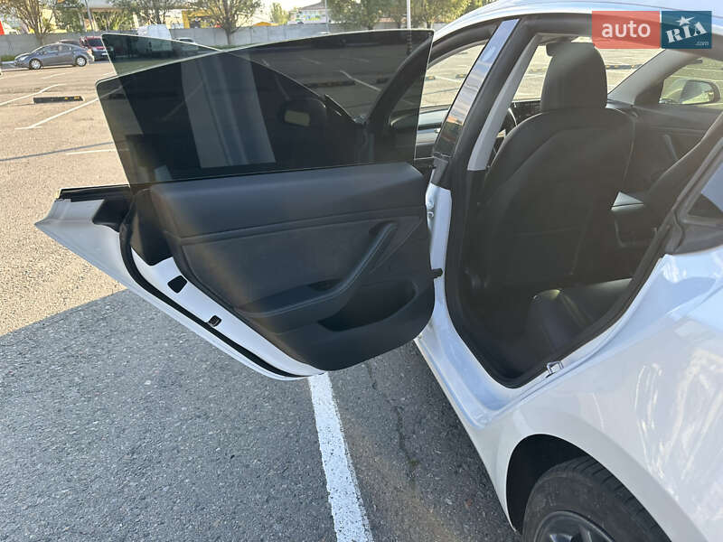 Седан Tesla Model 3 2019 в Дніпрі
