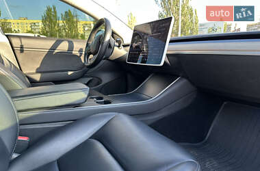 Седан Tesla Model 3 2019 в 